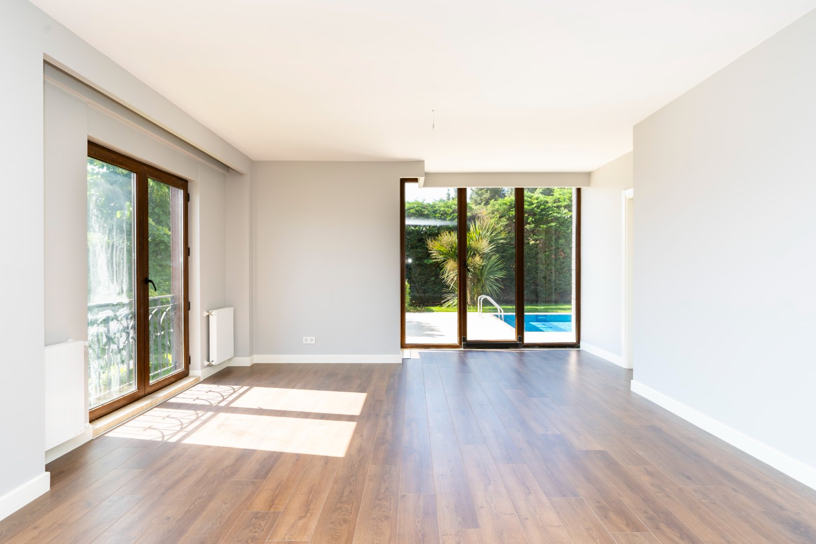Salon, bahçe manzaralı